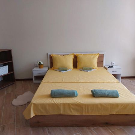Krimski Apartment - Free Private Parking Варна Экстерьер фото