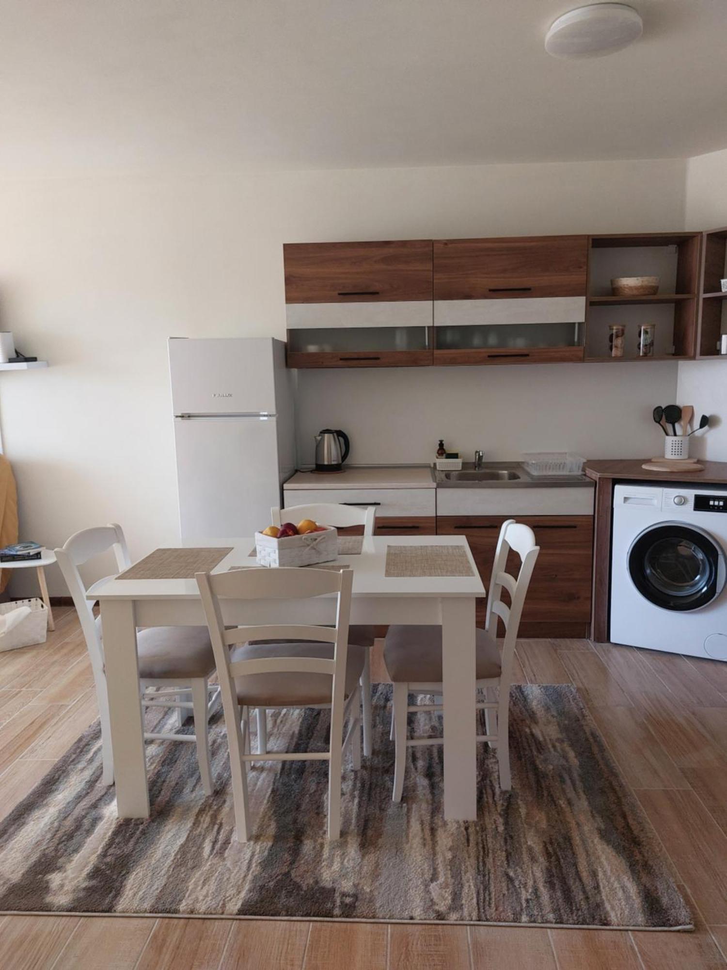 Krimski Apartment - Free Private Parking Варна Экстерьер фото