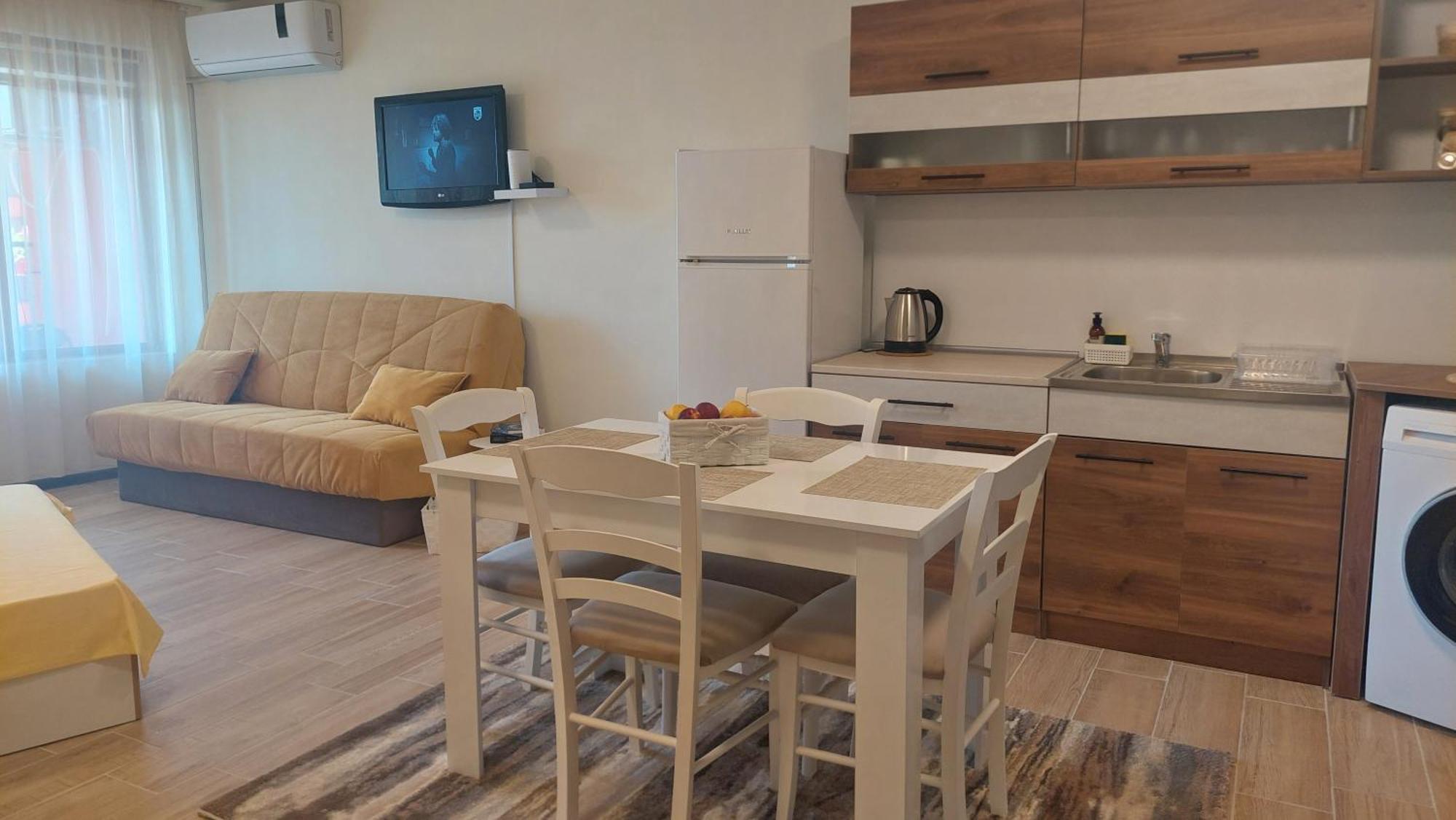 Krimski Apartment - Free Private Parking Варна Экстерьер фото