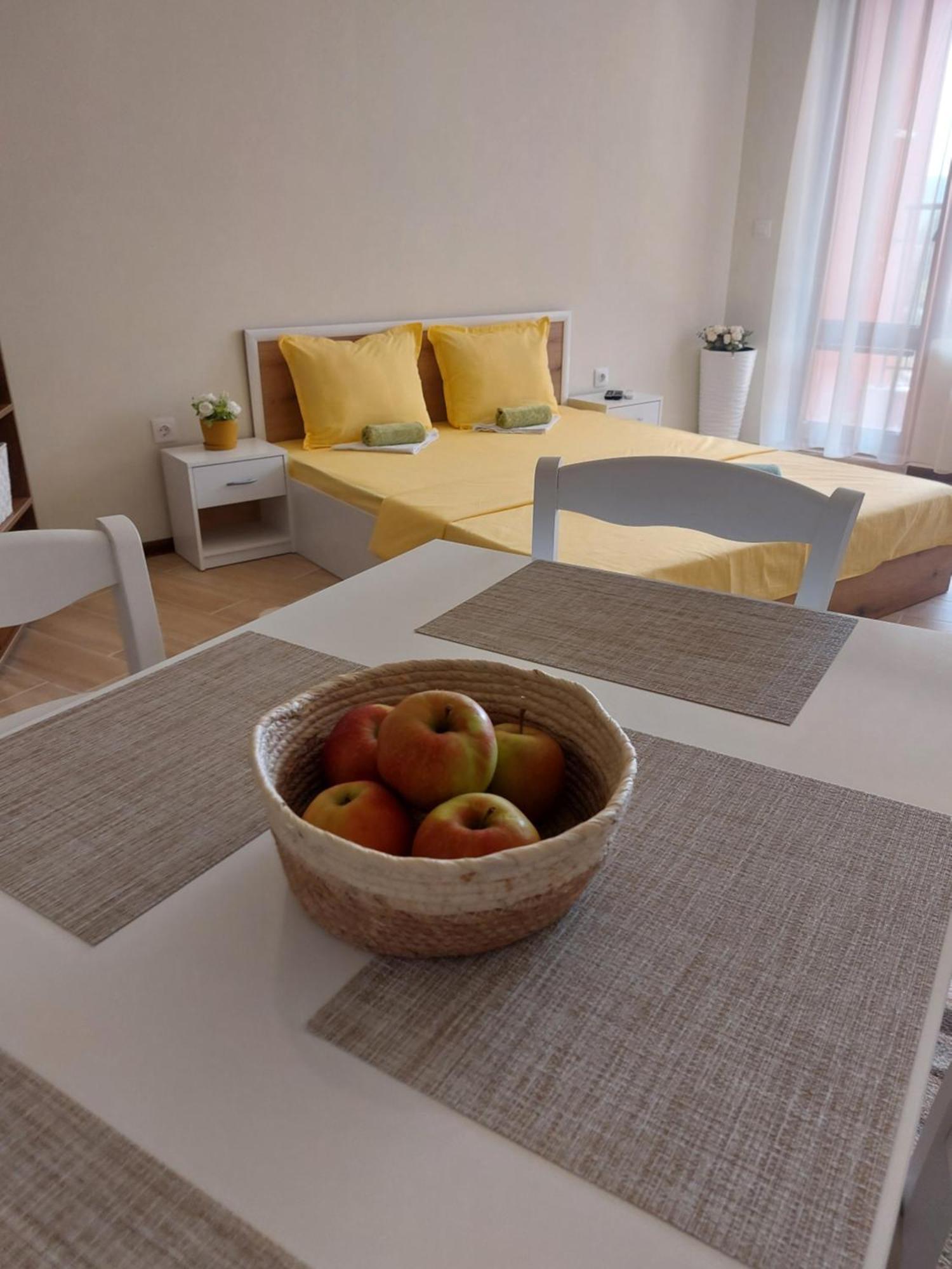 Krimski Apartment - Free Private Parking Варна Экстерьер фото